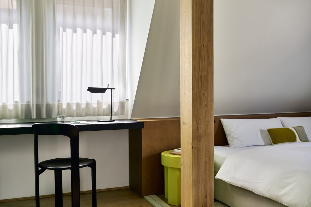 LUIS HOTEL