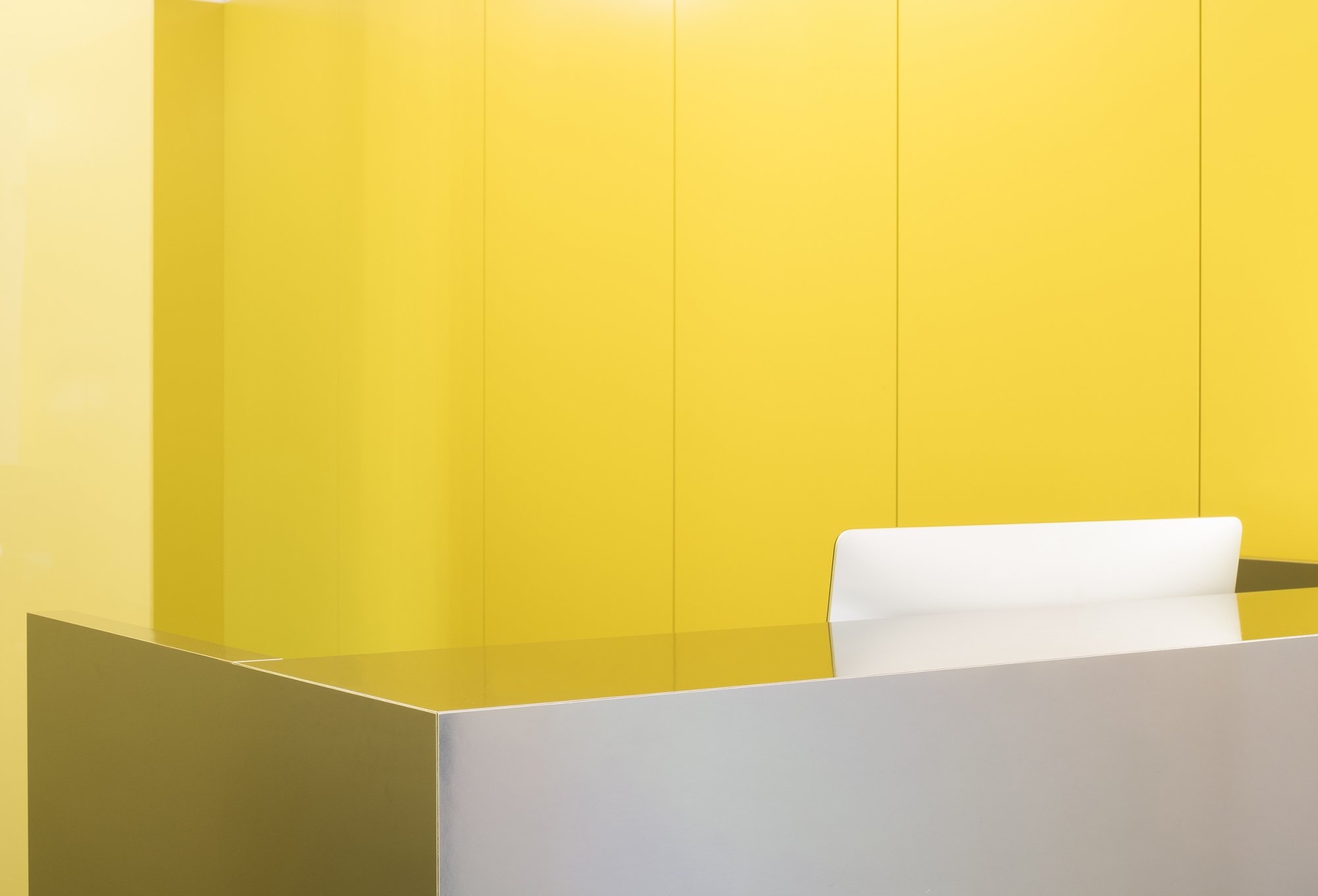 Zahnarztpraxis T7 in Berlin / Batek Architekten